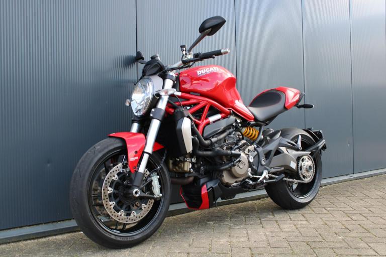 Ducati Monster 1200 (1)