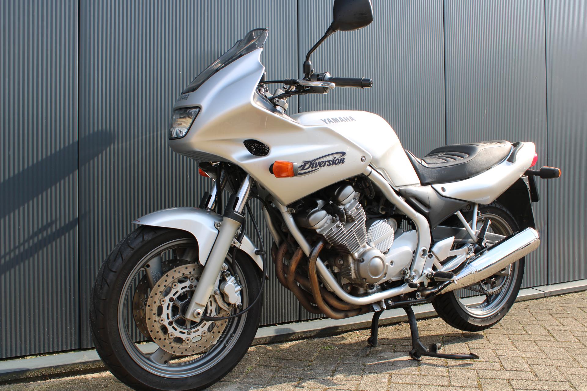 Yamaha XJ 600 S (134607bce4aabe3d3.84225338.JPG)