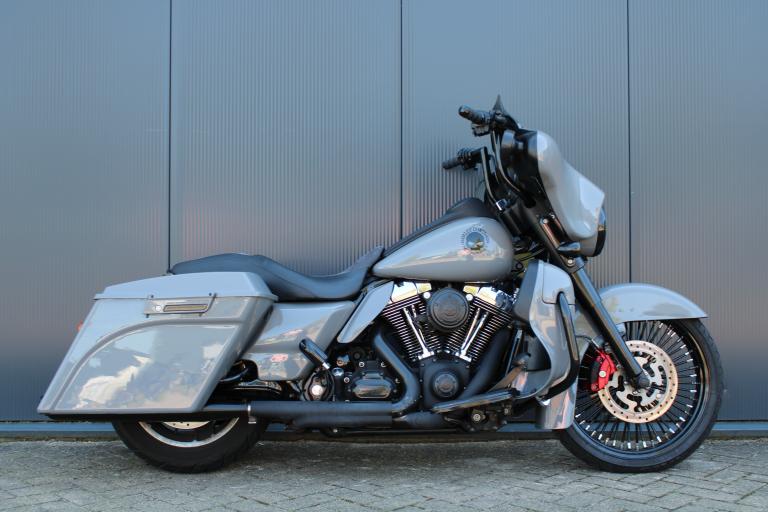 Harley Davidson FLHX STREET GLIDE (10)
