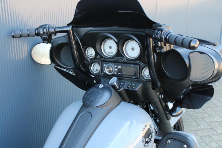 Harley Davidson FLHX STREET GLIDE (13)