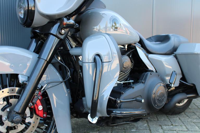 Harley Davidson FLHX STREET GLIDE (1376087f1a1886030.36740449.JPG)