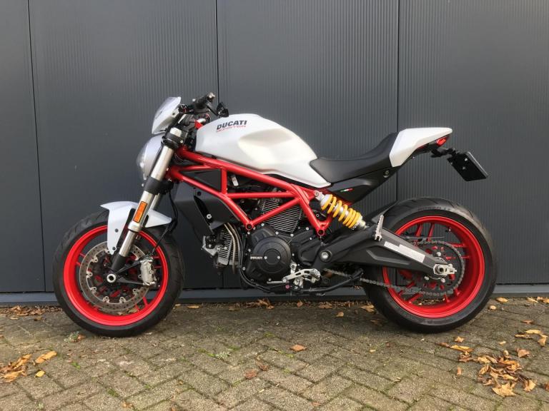 Ducati Monster 797 (2)