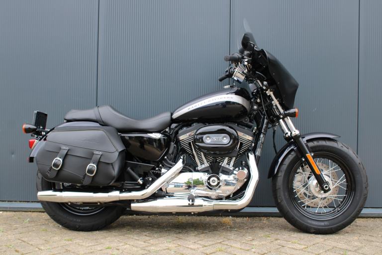 Harley Davidson 1200 CUSTOM - 2020 (9)