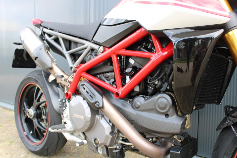 Ducati Hypermotard 950 SP (10)
