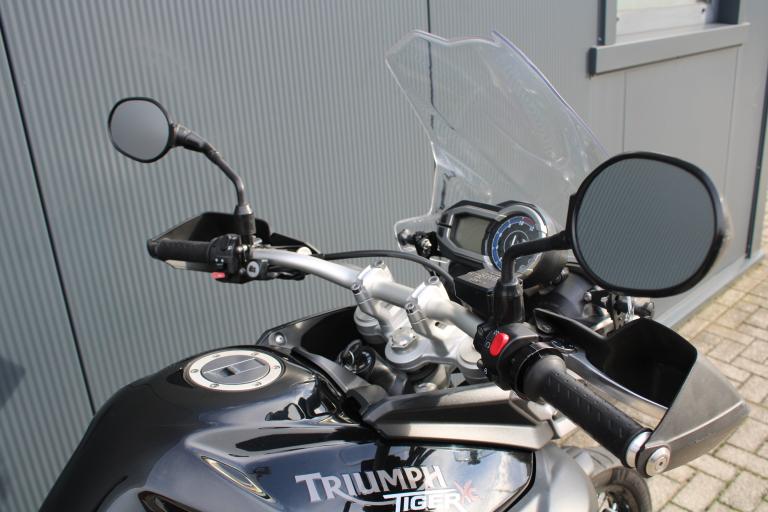 Triumph TIGER 800 XC - 2012 (11)