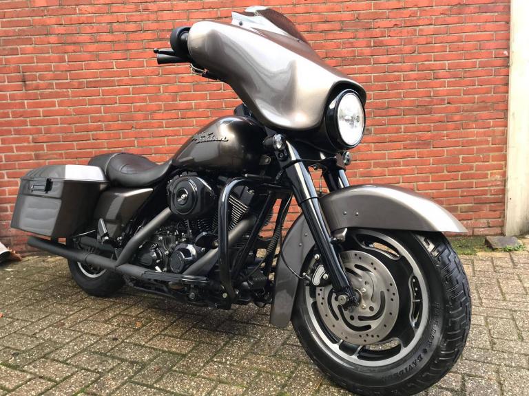 Harley Davidson FLHX Street glide (1)