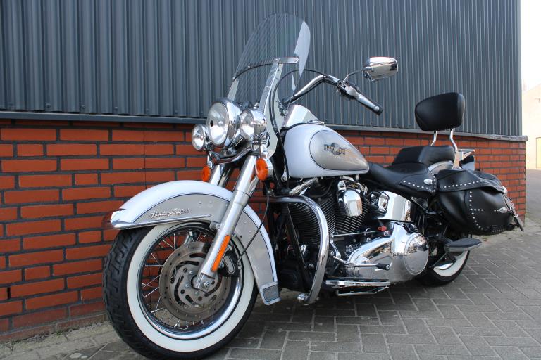 Harley Davidson FLSTC HERITAGE SOFTAIL CLASSIC - 2008 (1)