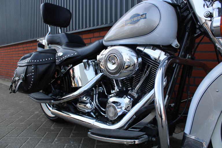 Harley Davidson FLSTC HERITAGE SOFTAIL CLASSIC (9)