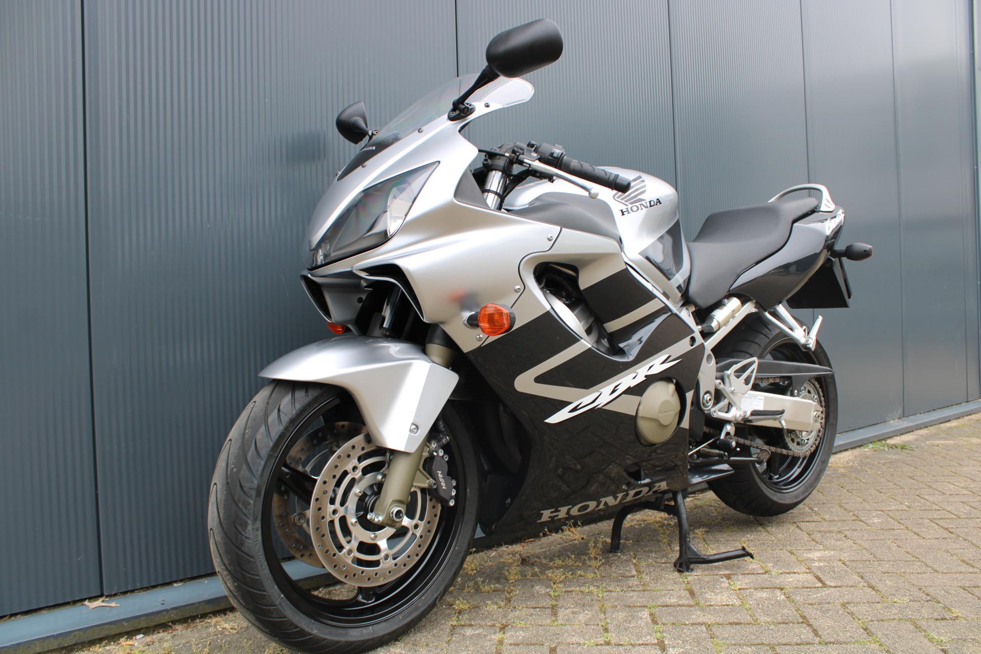 Honda CBR600F - 2007 (1)