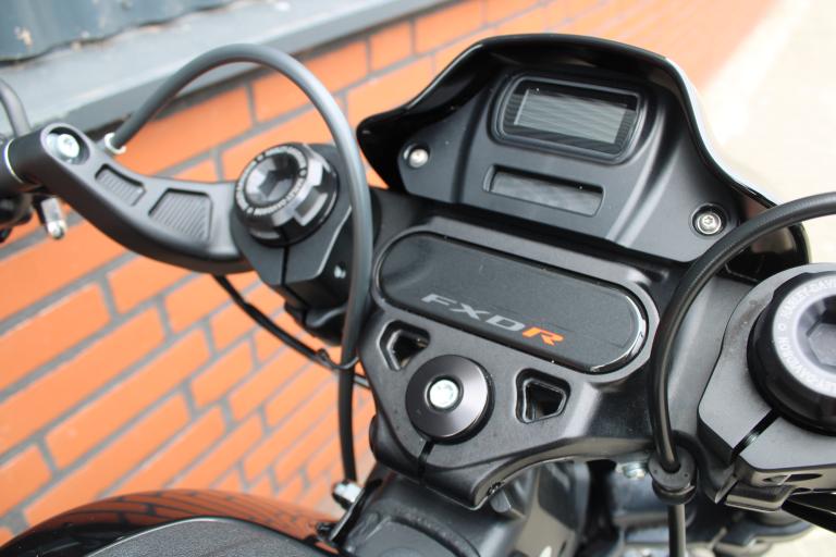 Harley Davidson Softail FXDR 114 - 2020 (13)