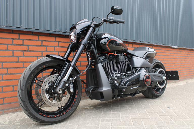 Harley Davidson Softail FXDR 114 - 2020 (1)