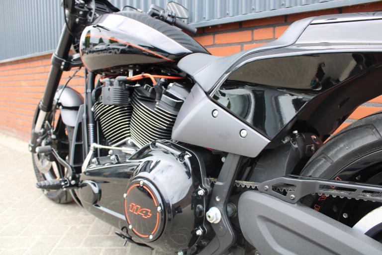 Harley Davidson Softail FXDR 114 - 2020 (4)