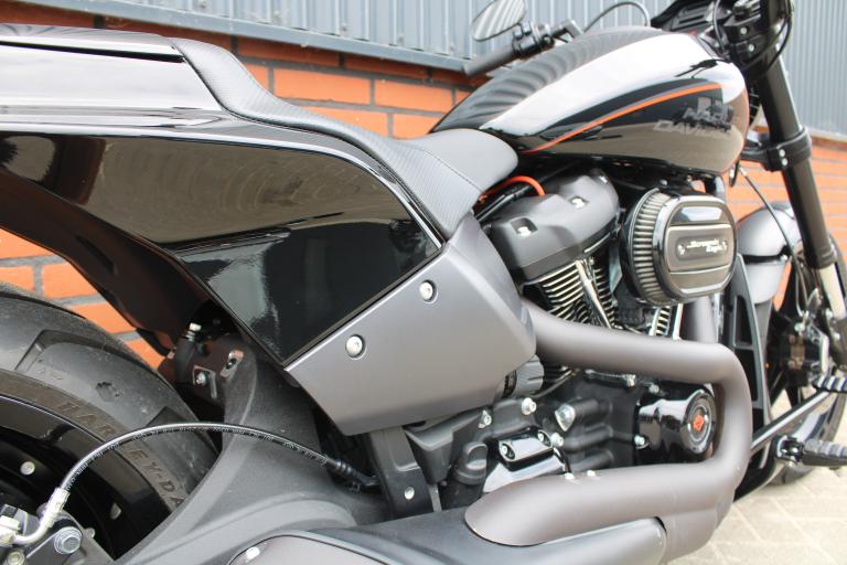 Harley Davidson Softail FXDR 114 - 2020 (7)
