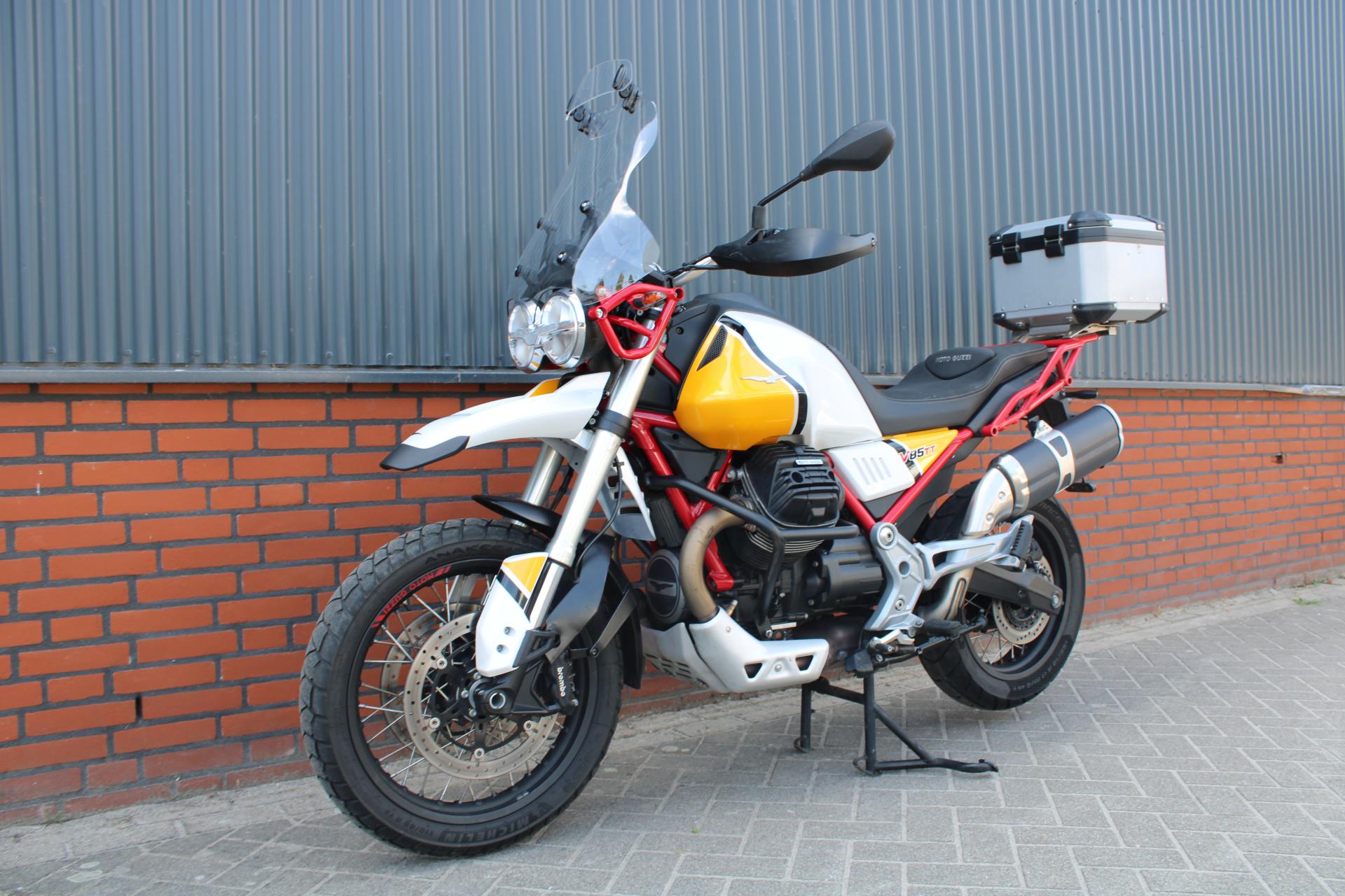 Moto Guzzi V85 TT (31962dc08fa723e86.25173771.JPG)