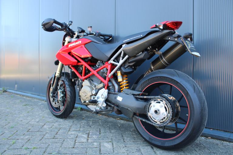 Ducati Hypermotard 1100S (5)