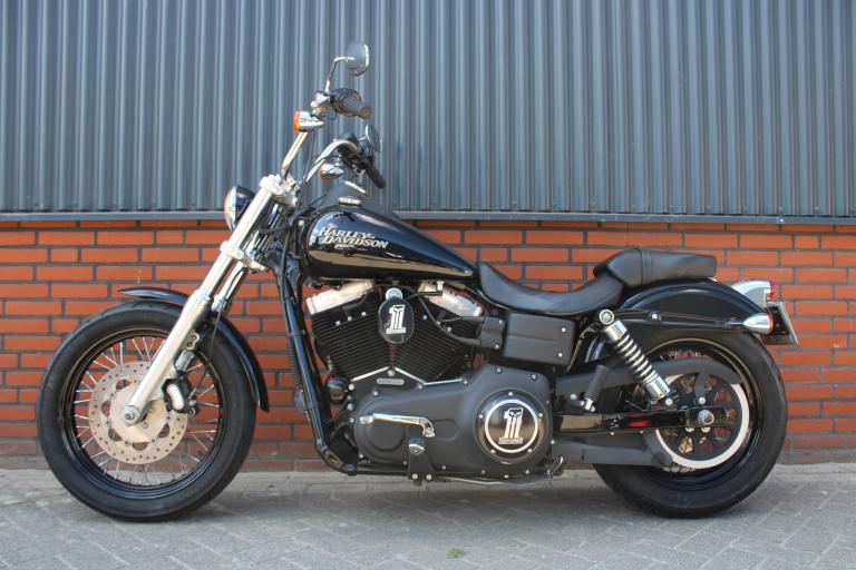 Harley Davidson STREET BOB (3336310bf29bf9bf9.72688862.JPG)
