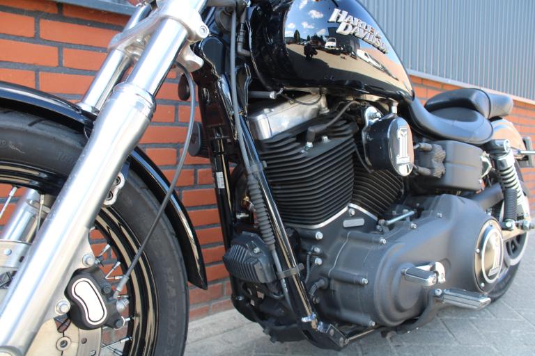 Harley Davidson STREET BOB (2)