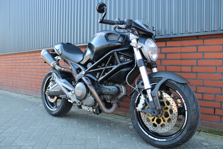 Ducati Monster 696 (10)