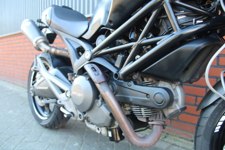Ducati Monster 696 (9)