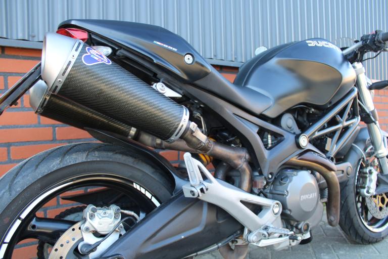 Ducati Monster 696 (7)