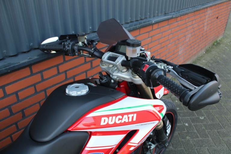 Ducati Hypermotard 1100S (11)