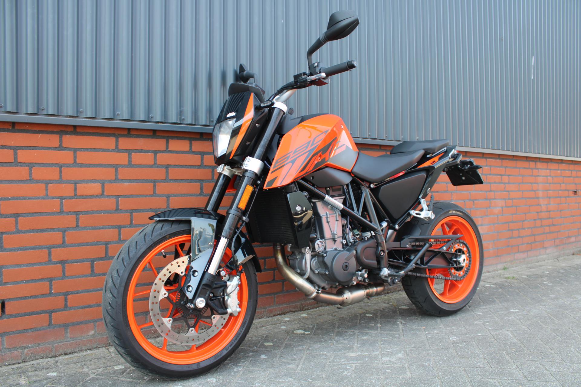 KTM 690 Duke - 2018 (1)