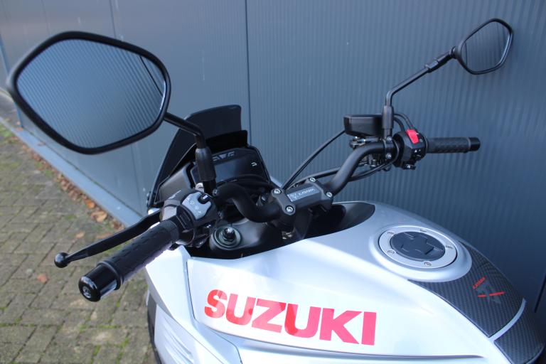 Suzuki GSX-S1000 Katana - 2019 (12)