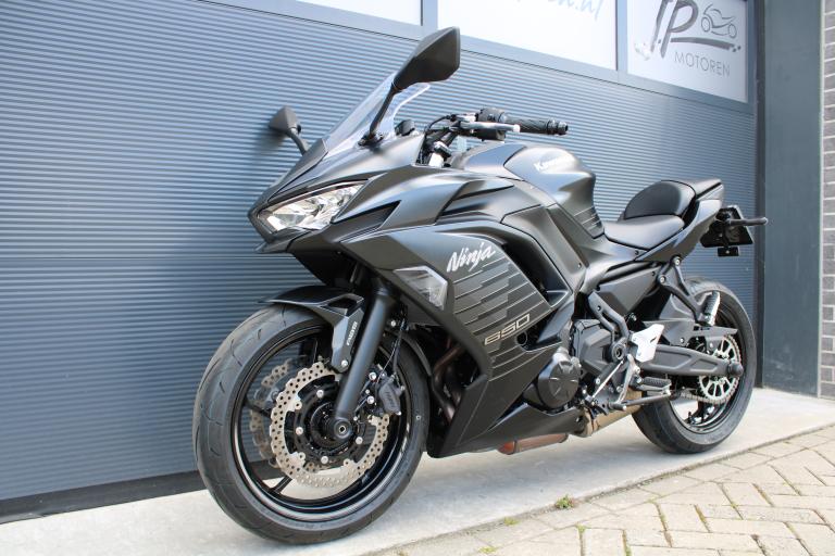 Kawasaki Ninja 650 - 2025 (1)