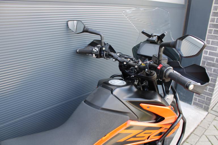 KTM 790 Adventure - 2019 (11)