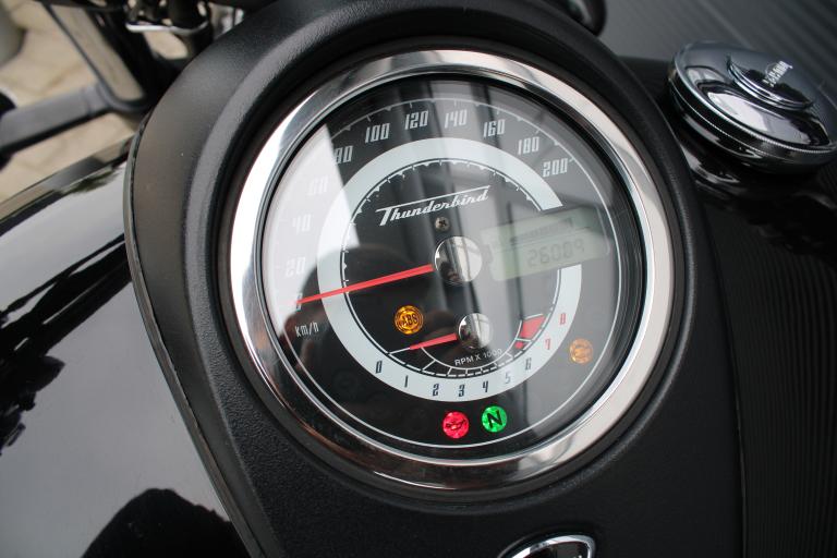 Triumph Thunderbird storm - 2011 (16)