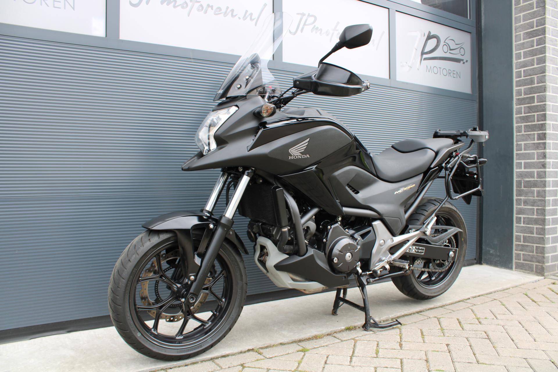 Honda NC 750 XA - 2015 (1)