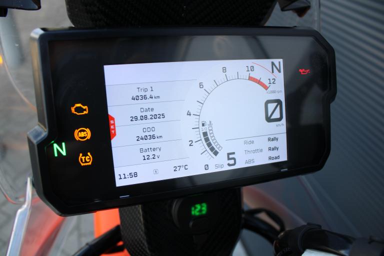 KTM 890 Adventure R - 2022 (17)