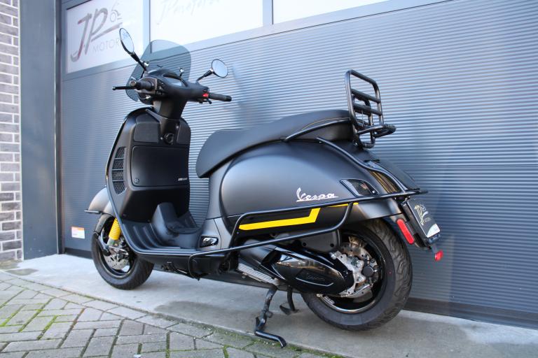 Piaggio Vespa GTS 300 - 2022 (5)