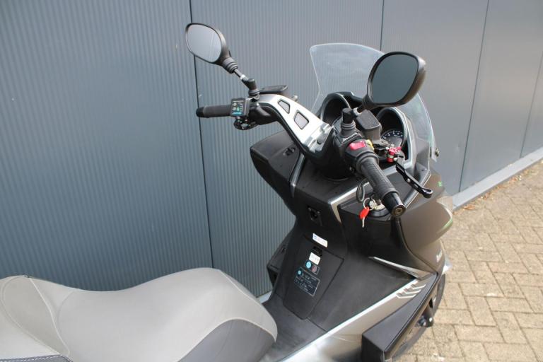 Kawasaki J 300 - 2018 (13)