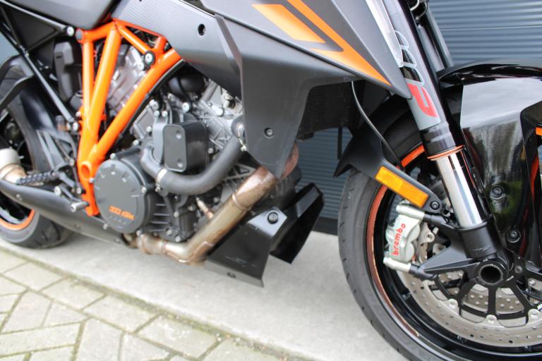 KTM 1290 Super duke GT - 2021 (9)