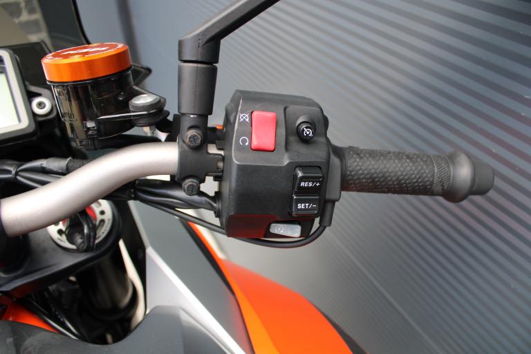KTM 1290 Superduke GT - 2016 (14)