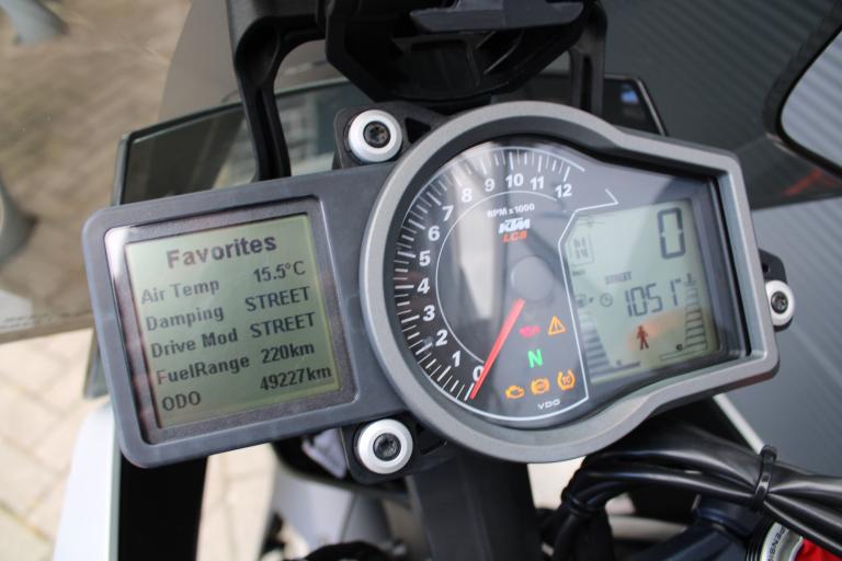 KTM 1290 Superduke GT - 2016 (17)