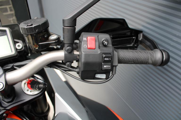 KTM 1290 Super duke GT - 2016 (14)