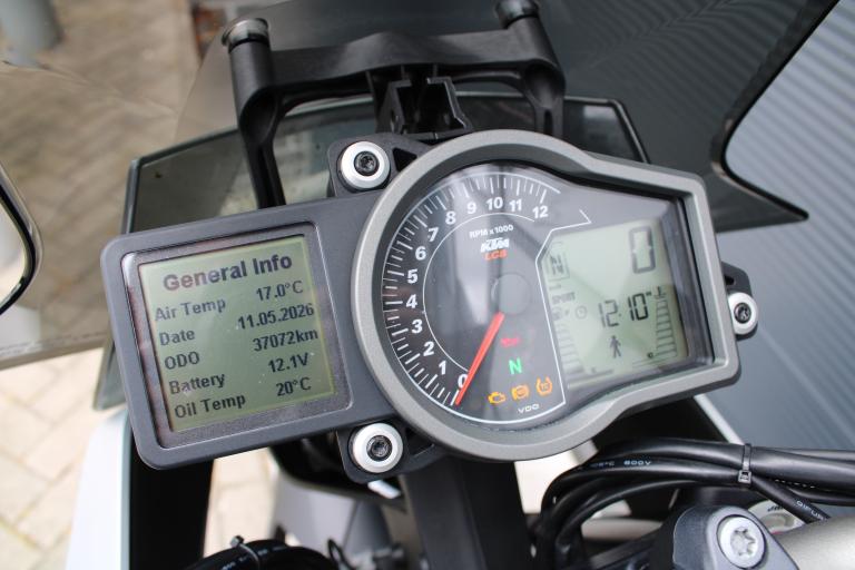 KTM 1290 Super duke GT - 2016 (17)