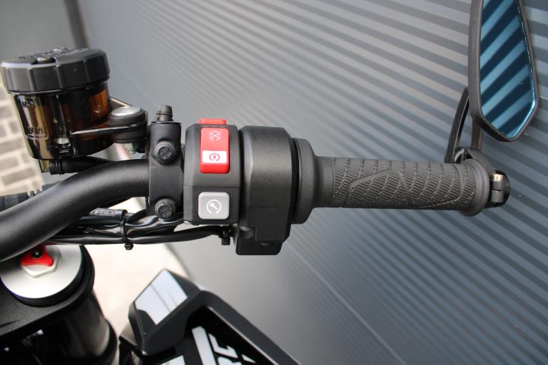 KTM 1290 Super duke r - 2018 (14)