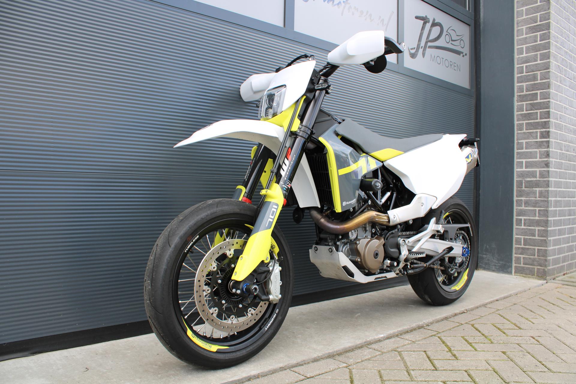 Husqvarna 701 Supermoto - 2022 (1)