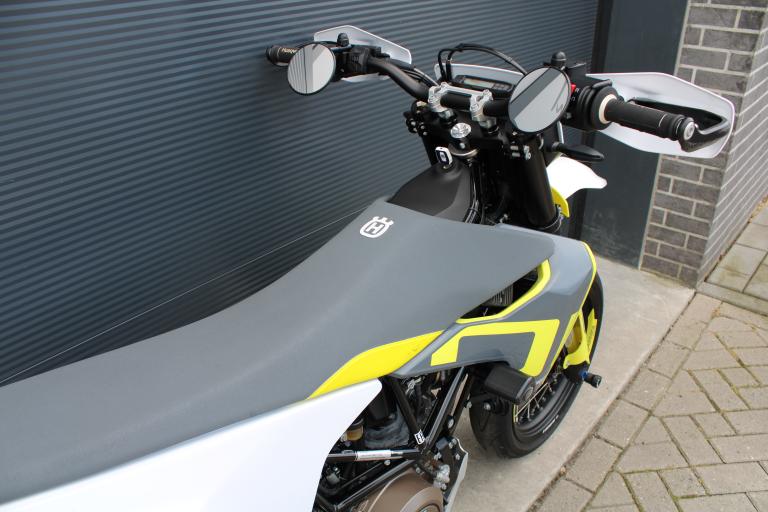Husqvarna 701 Supermoto - 2022 (11)