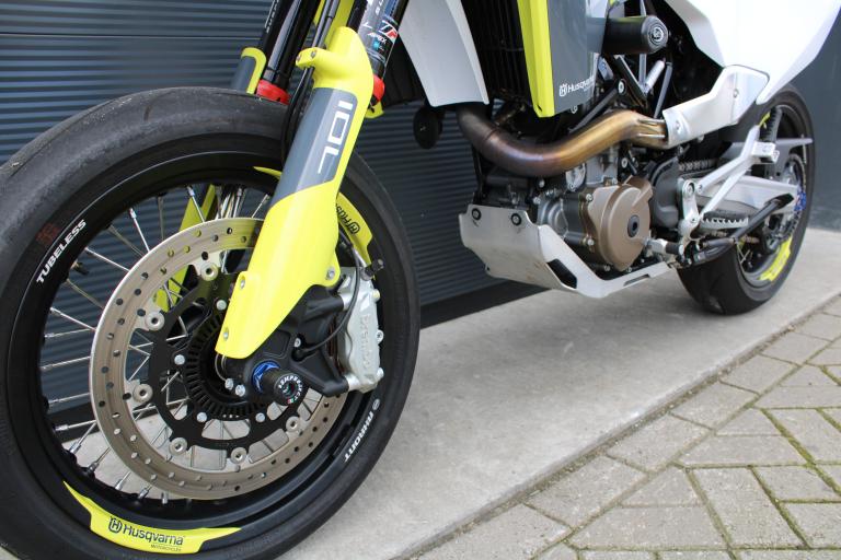 Husqvarna 701 Supermoto - 2022 (2)