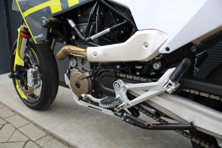 Husqvarna 701 Supermoto - 2022 (4)