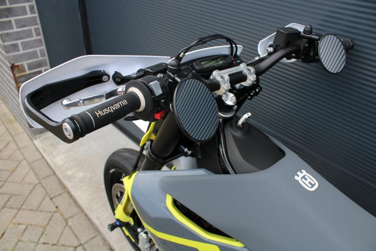 Husqvarna 701 Supermoto - 2022 (12)