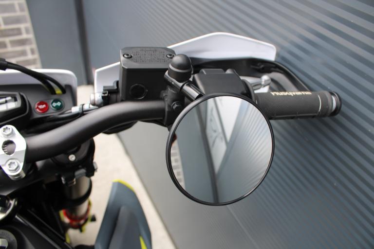Husqvarna 701 Supermoto - 2022 (14)