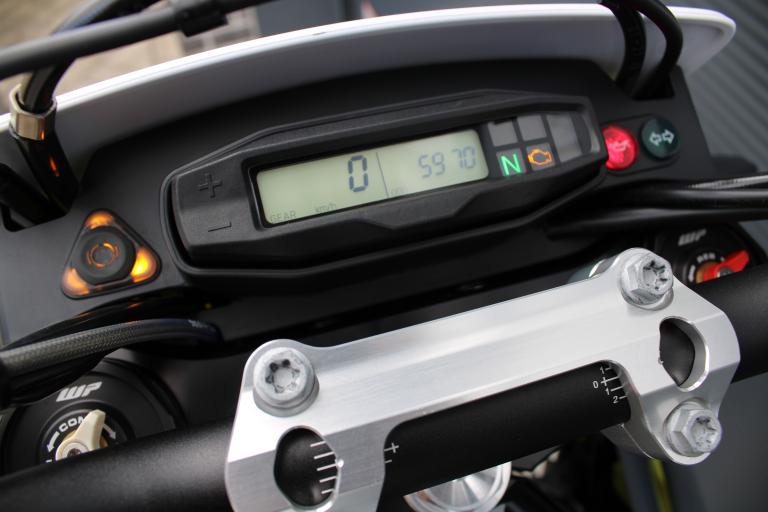 Husqvarna 701 Supermoto - 2022 (17)