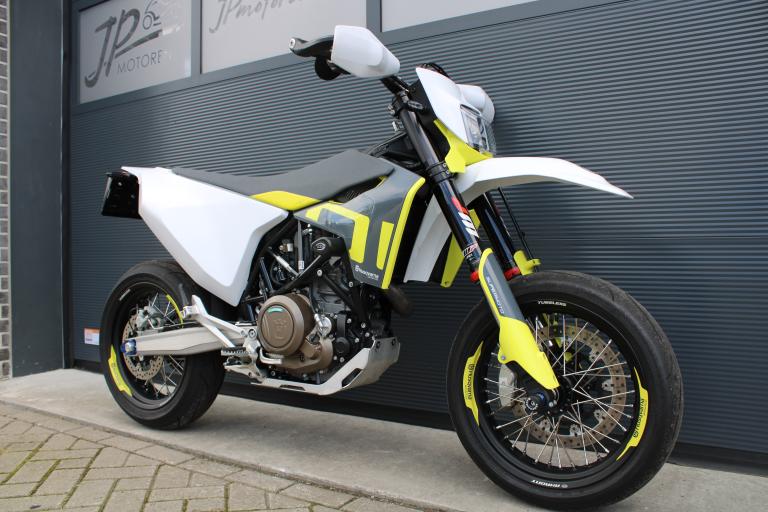 Husqvarna 701 Supermoto - 2022 (10)