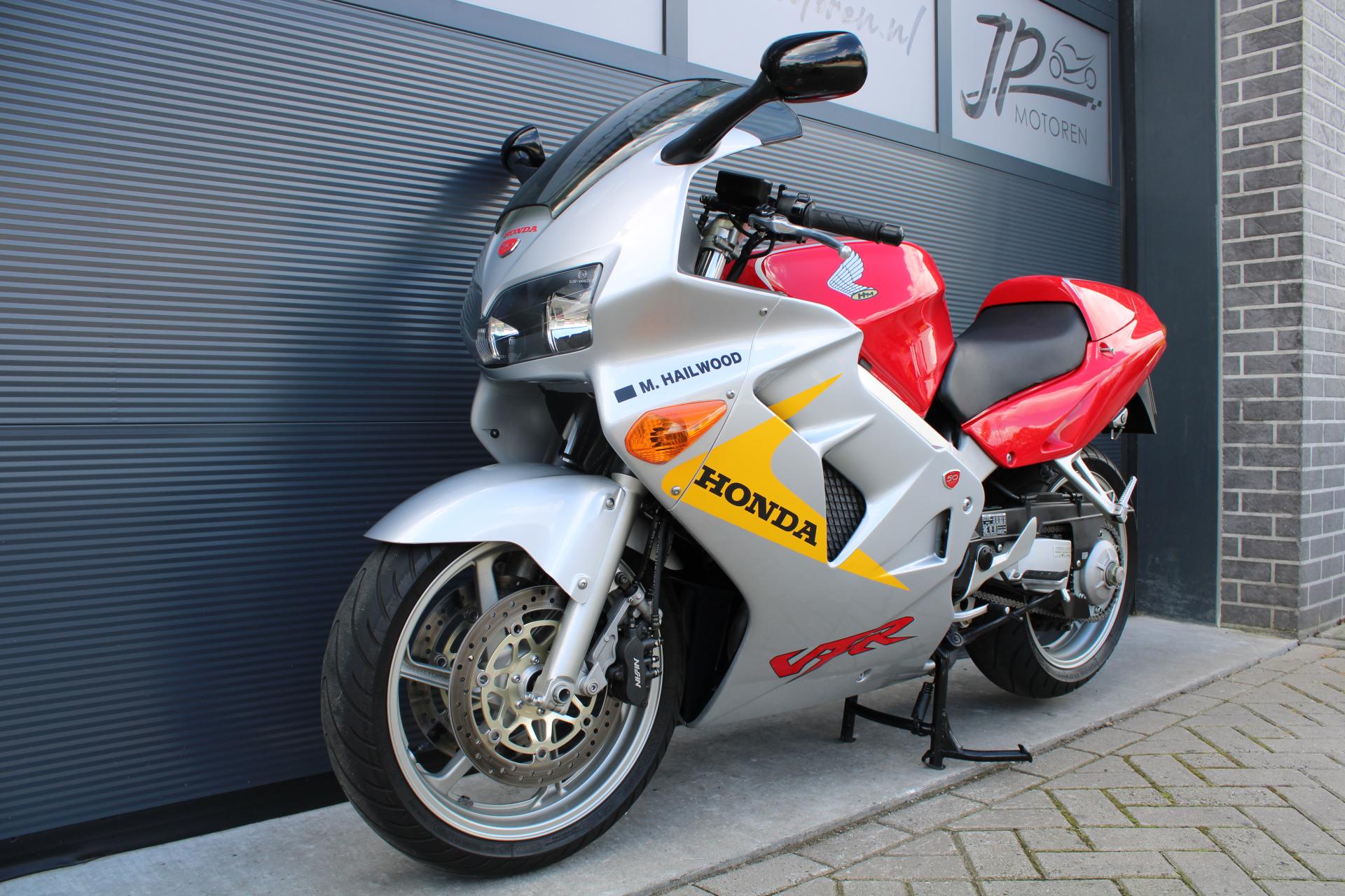 Honda VFR 800 FI - 2000 (1)
