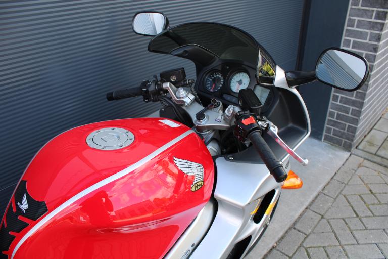 Honda VFR 800 FI - 2000 (11)